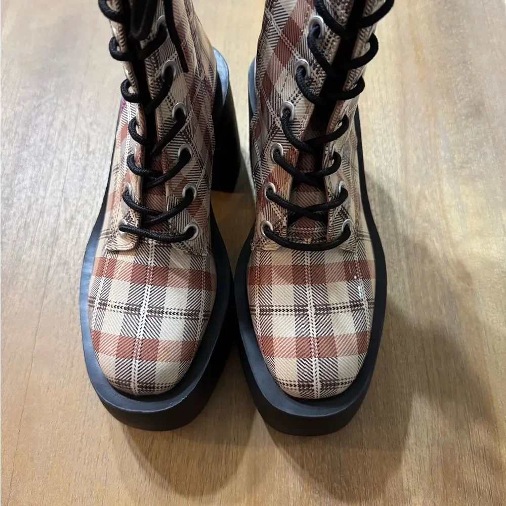 Larroude Plaid Patent Leather Chunky Heel Platform Combat Boot Size 8‎